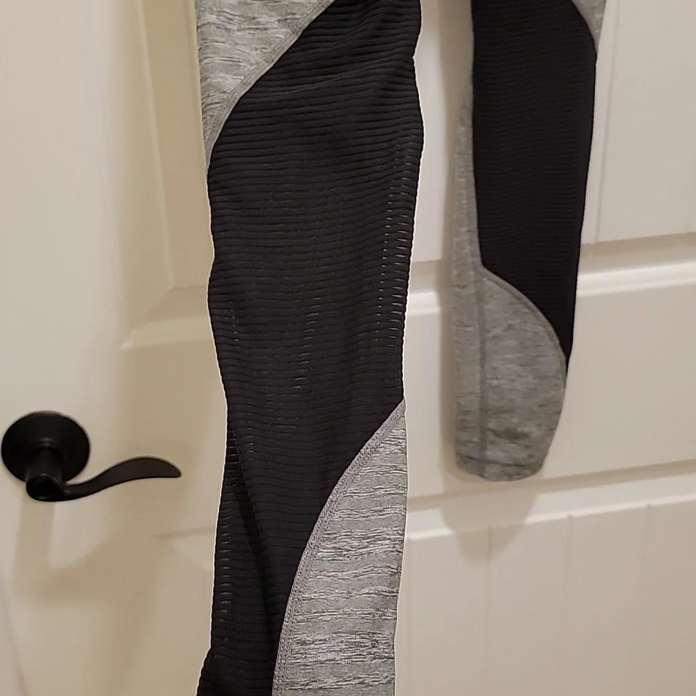 Nike Pro Dri Fit Grey Black Athletic Leggings Size Small - Picture 5 of 9